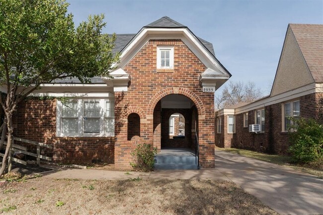 Building Photo - 2555 NW 20th St