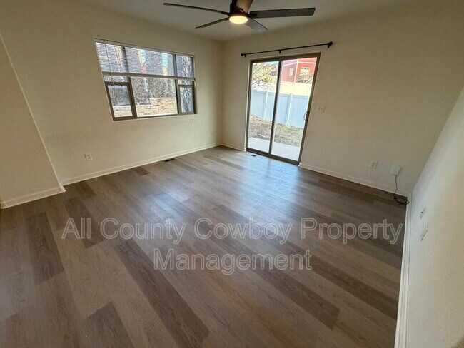 Foto del edificio - 6962 Wild Bill Ct