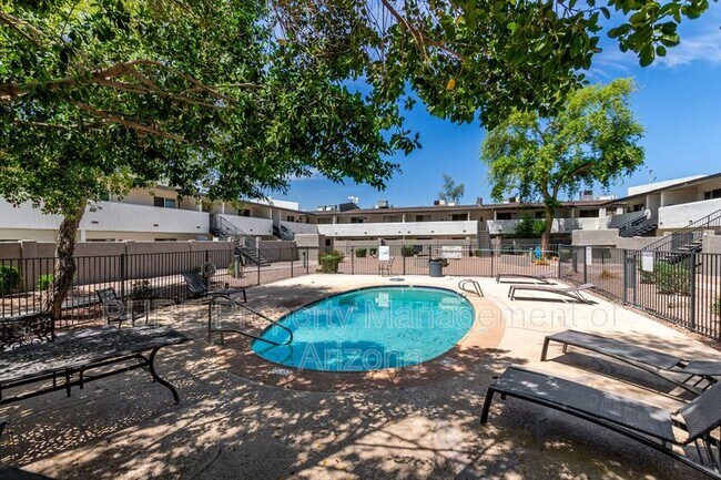 Foto del edificio - 810 E Colter St