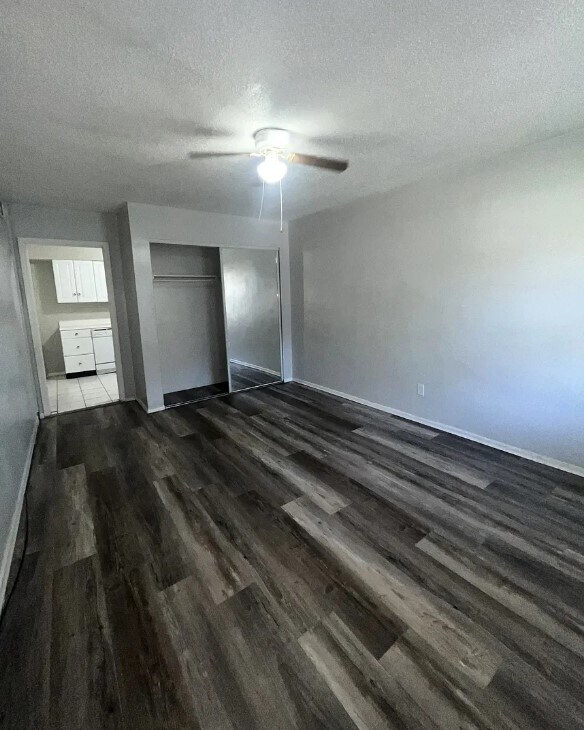 Building Photo - 4774 Kings Dr