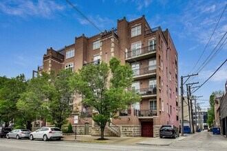 Building Photo - 814 W Hubbard St