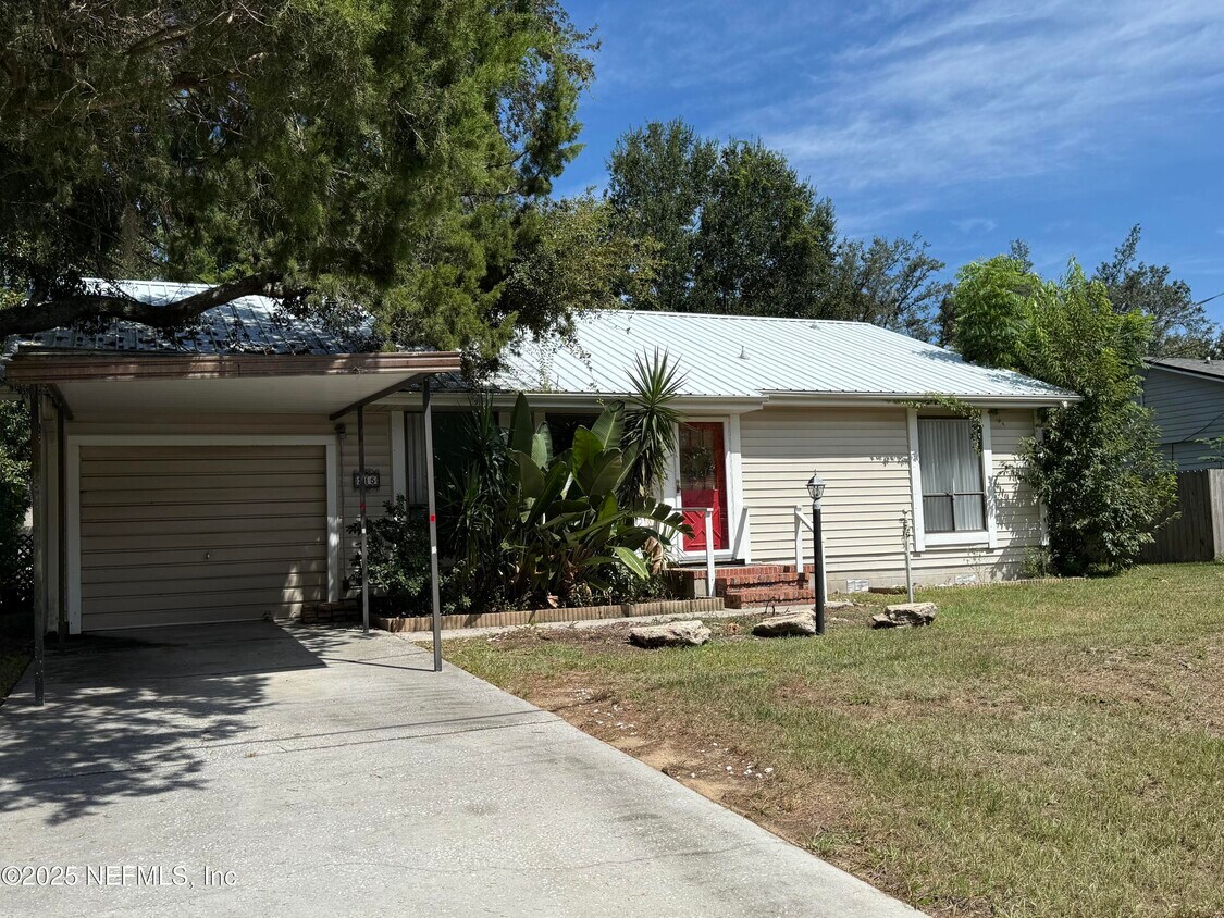 Foto principal - 215 Argonaut Rd