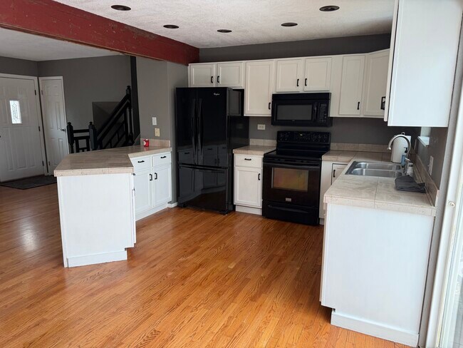 Foto del edificio - 10538 Queen St