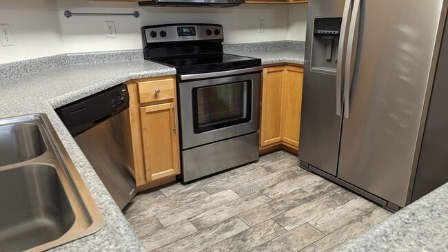 Building Photo - 3181 Alsace Way
