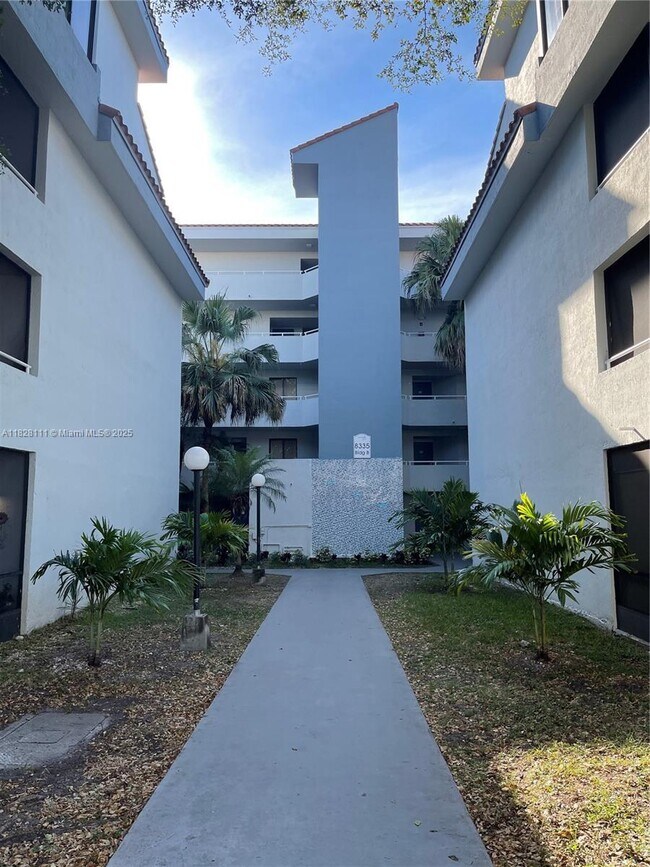Foto del edificio - 8335 SW 152nd Ave