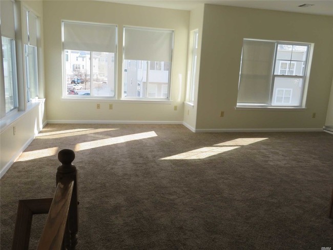 Building Photo - 7207 Catamaran Way