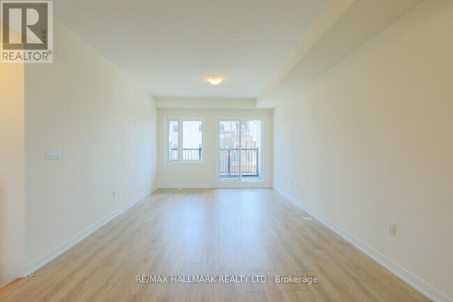 Building Photo - 1695-1695 Dersan St