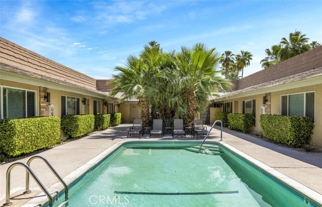 Foto principal - 555 S Thornhill Rd