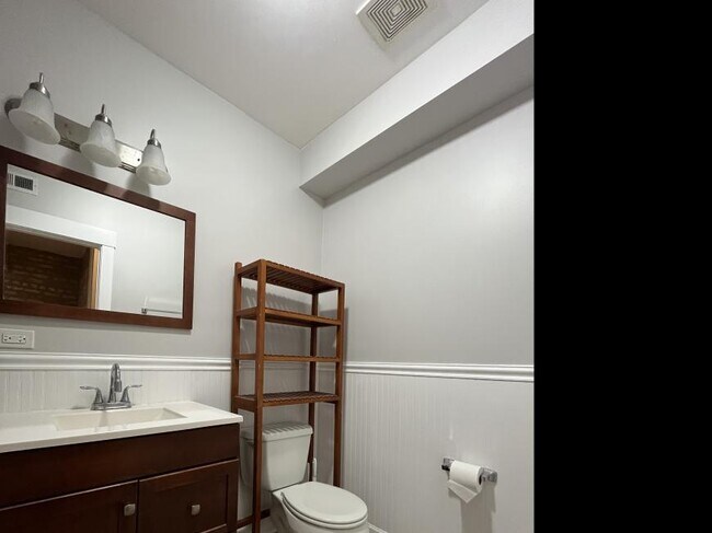 Foto del edificio - 2 bedroom in Chicago IL 60640