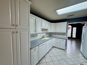 Building Photo - 303 Waterwood Dr