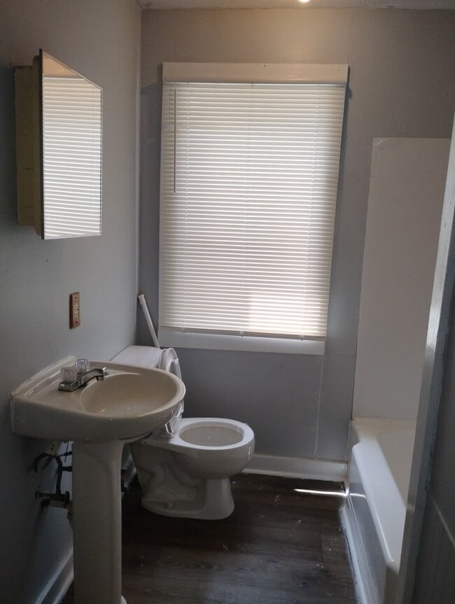 Foto del edificio - 1503 W 6th St