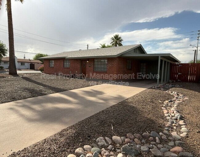 Building Photo - 2246 W Mulberry Dr
