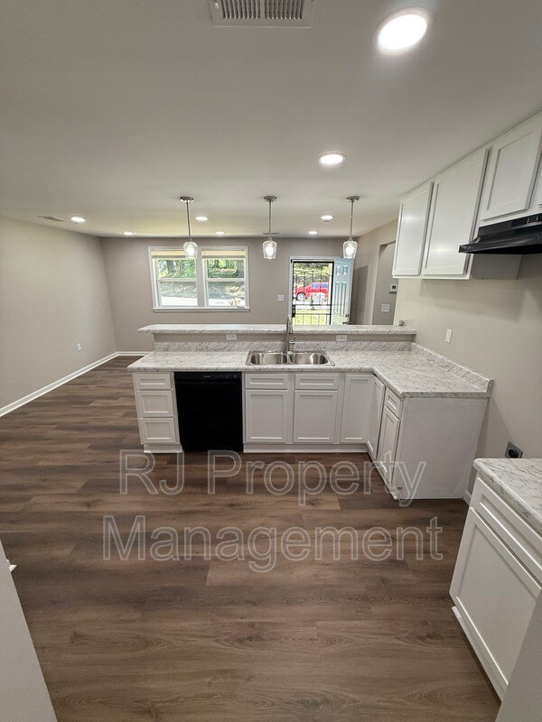 Foto del edificio - 2429 Corry Rd