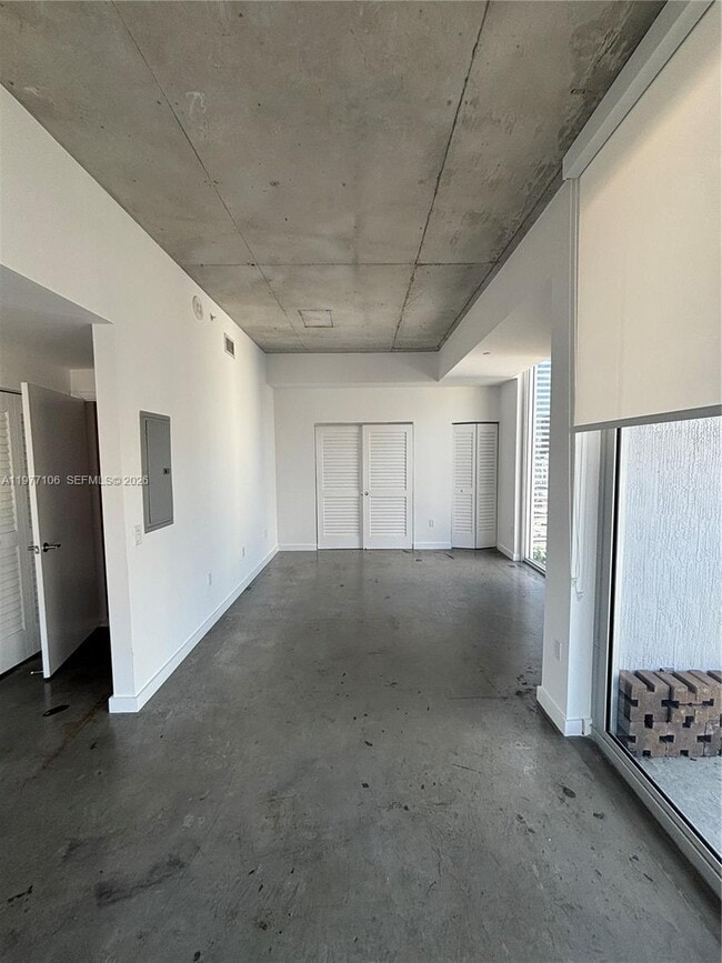 Foto del edificio - 151 SE 1st St