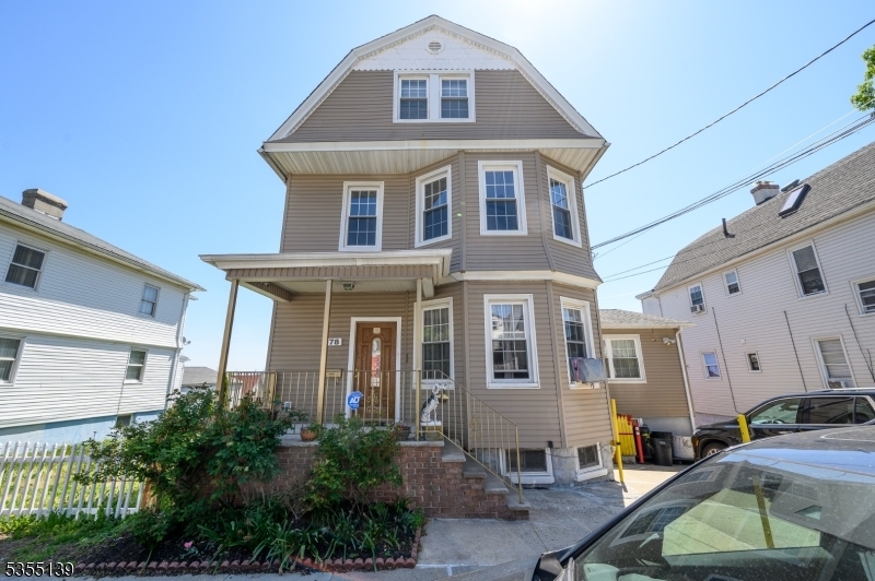 Primary Photo - 78 Forest St