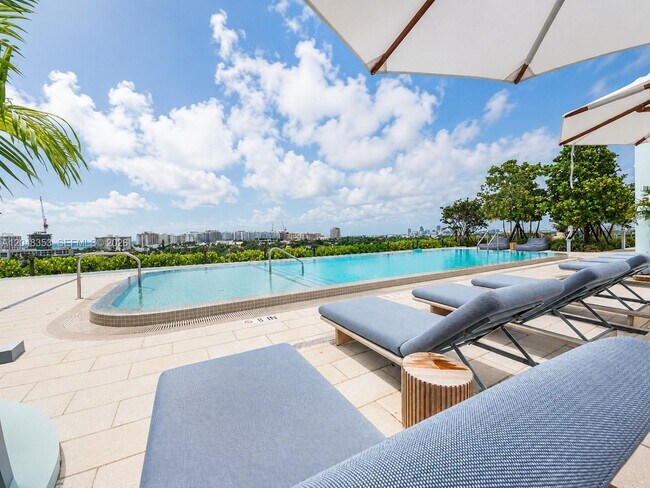 Foto del edificio - 9201 E Bay Harbor Dr