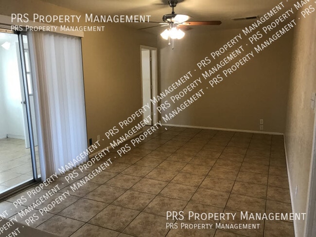 Building Photo - 1559 E Flower Cir