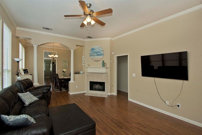 Building Photo - 6741 Saddletree Trail