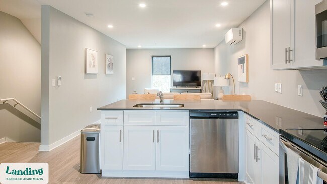 Foto del edificio - 5040 Linbar Dr