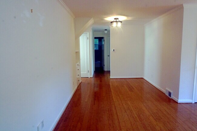 Foto del edificio - 8514 14th Ave NW