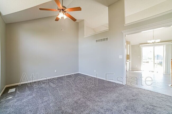 Building Photo - 9215 NE 116th Terr