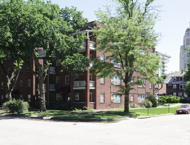 Building Photo - 648 S 12th - 12H Apartments
