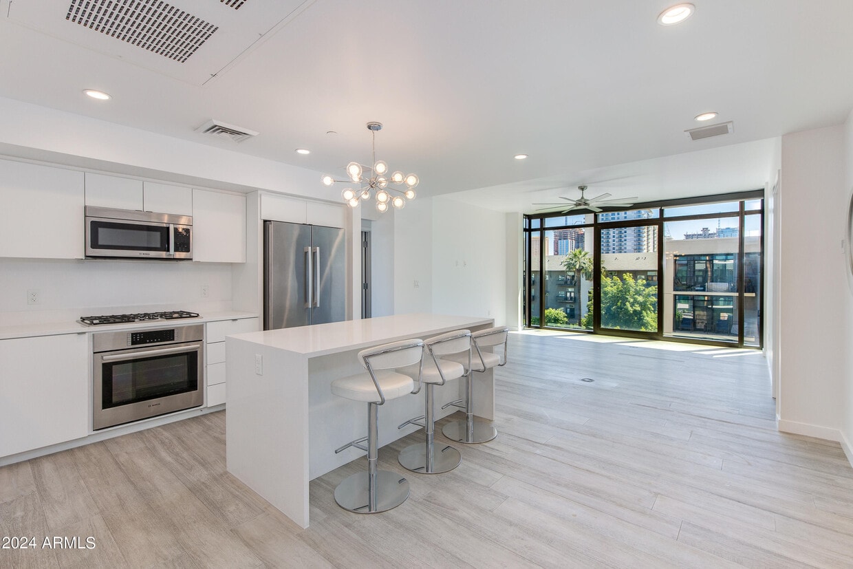 Foto principal - 200 W Portland St