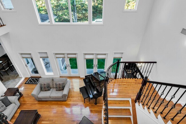 Foto del edificio - 10 Bay Woods Dr