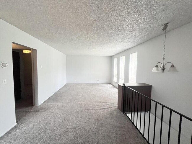 Foto del edificio - 1265 Crandall Ave S