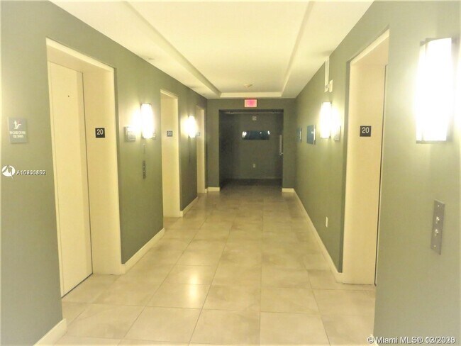 Foto del edificio - 950 Brickell Bay Dr