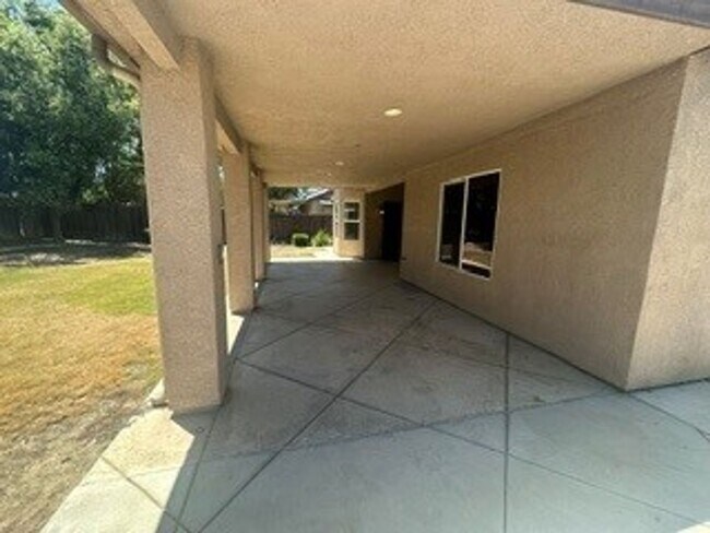 Building Photo - Must-see home located in the Northwest, SOLAR!!
