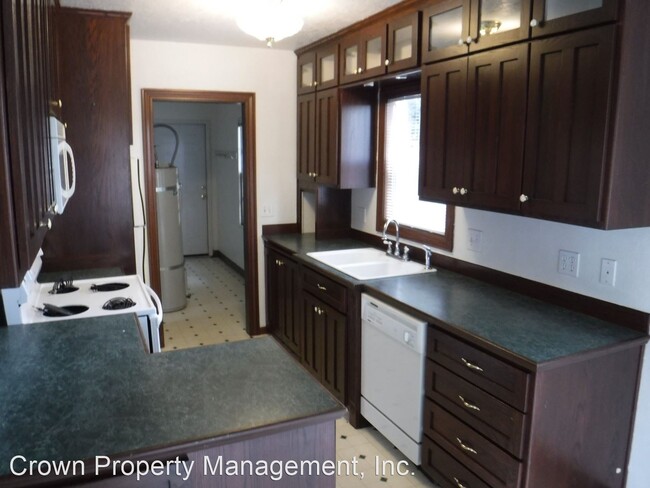 Building Photo - 2 br, 1 bath House - 840 Marks Dr NE