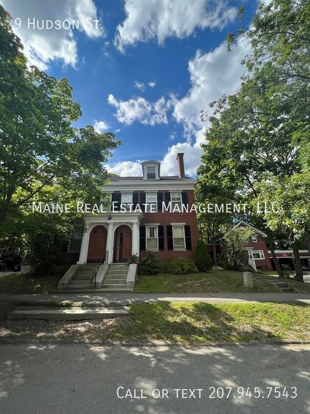9 Hudson St, Bangor, ME 04401 Room for Rent in Bangor, ME