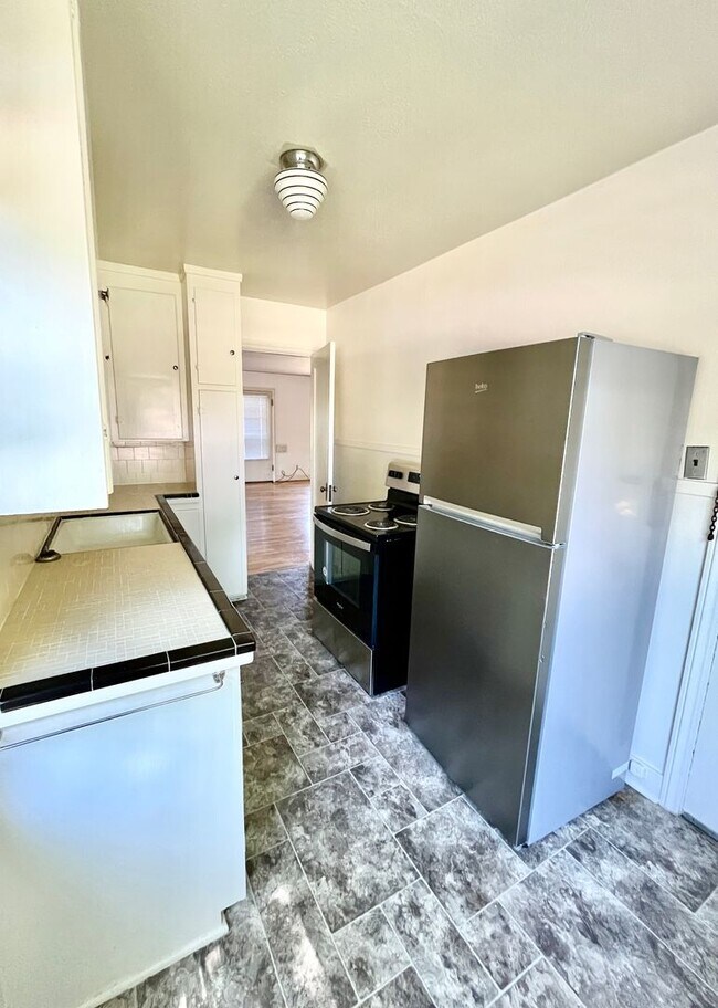 Building Photo - A good connection makes all the difference