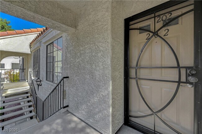 Building Photo - 4730 Nara Vista Way