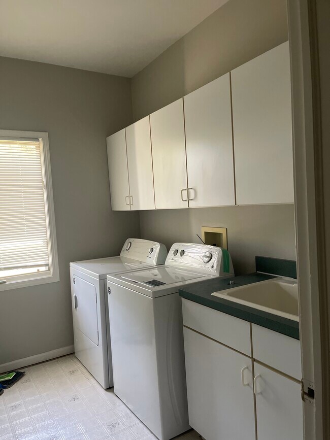 Building Photo - 7824 Watford Dr