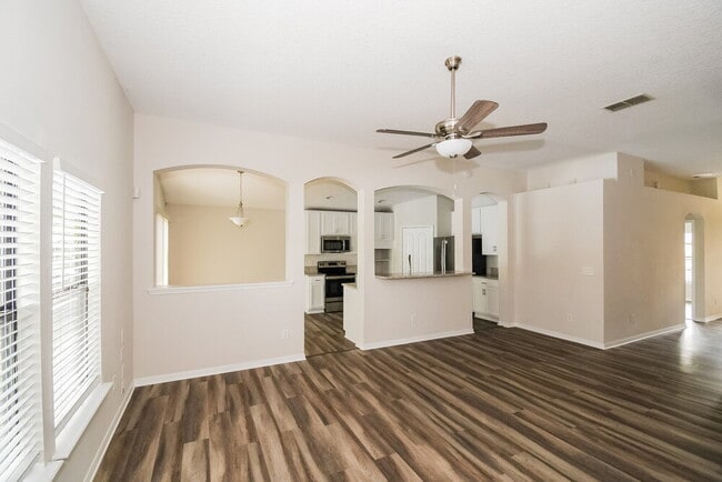 Foto del edificio - 10220 Rising Mist Ln