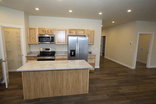 Building Photo - 618 Swan Mountain Village