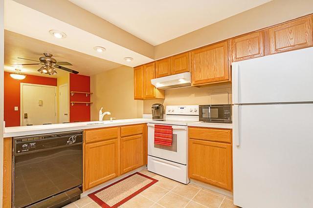 Large Spacious Kitchen - 1802 Plum Grove Rd