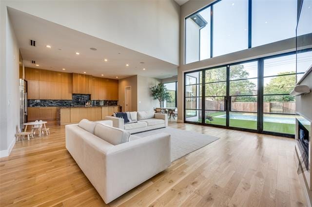 Foto del edificio - 4215 Nashwood Ln