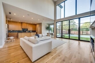 Building Photo - 4215 Nashwood Ln