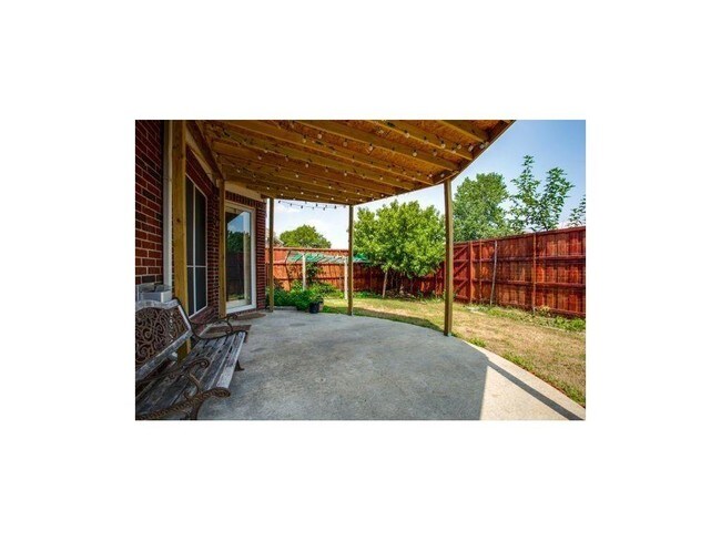 Foto del edificio - 133 Oakbluff Dr