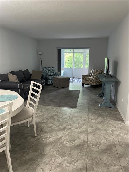 Foto del edificio - 1151 Carlton Ct
