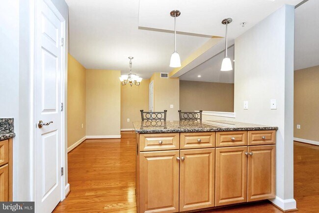 Foto del edificio - 4079 S Four Mile Run Dr