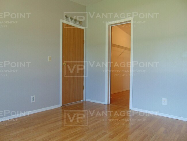 Building Photo - 5024 Shamrock Way
