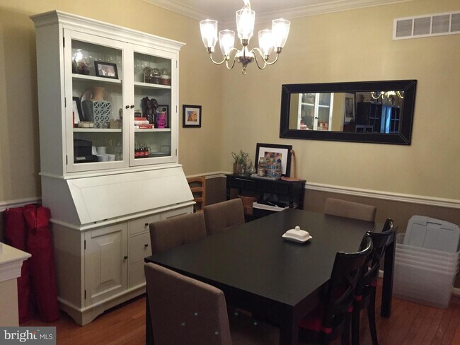 Foto del edificio - 104 Rolling Hill Dr