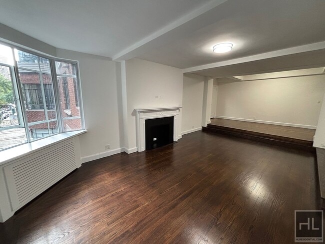 Building Photo - FIFTH AVENUE