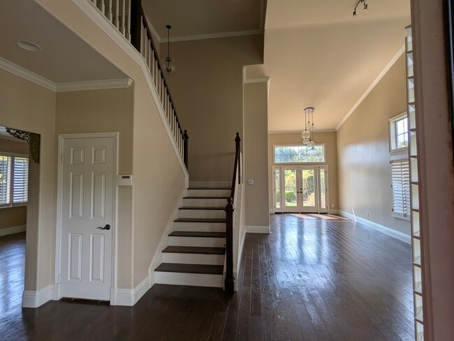 Building Photo - 2300 Rutland Pl
