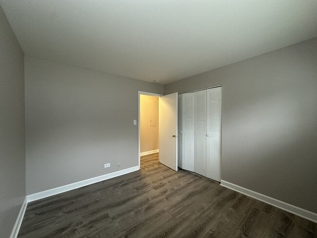 Building Photo - 430-40 Stevens Dr