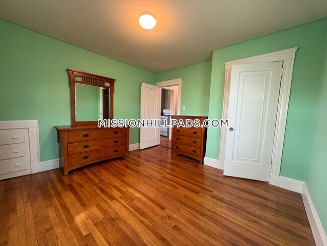 Foto del edificio - 157 Hillside St